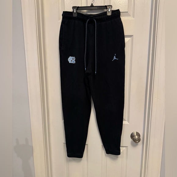 UNC Air Jordan Navy Jogger. Size Medium mid weight - Picture 1 of 10